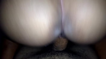 Novinha adora sentar em cima do meu pau