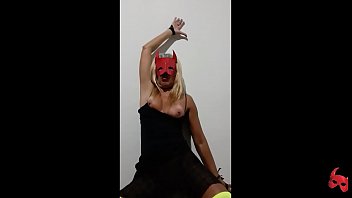 Blondevilsexywoman Stripdance thumbnail