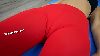 Perfect ass super puffy cameltoe flat belly babe