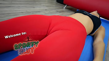 Perfect ass super puffy cameltoe flat belly babe