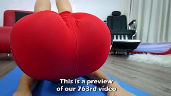 Perfect ass super puffy cameltoe flat belly babe