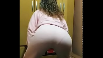 Novinha safada rebolando gostoso amadora gostosa dançando funk cheia de tesão Novinha safada rebolando gostoso amadora gostosa dançando funk cheia de tesão