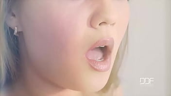 A fan of her finger college cutie digs in deep