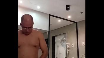 Tá foda eu fico me vendo pegando mulher e enlouqueço de tesão eu tenho que fazer outro menage