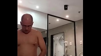 Tá foda eu fico me vendo pegando mulher e enlouqueço de tesão eu tenho que fazer outro menage