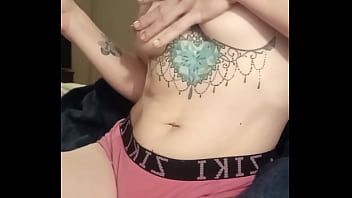 Bonjour mes coquins je vous offre le café