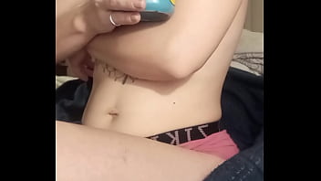 Bonjour mes coquins je vous offre le café