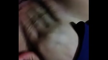 Ella se masturba y me envía por whatssap