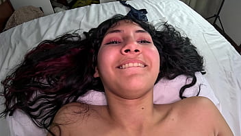 Fudendo o rabo da novinha no pelo e gozei com beijo grego