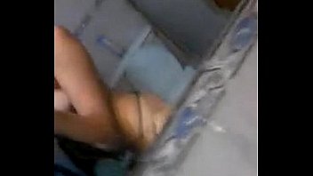 Se pone cachonda y se masturba para facebook