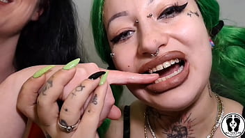 Biting finger therapy with sensual result