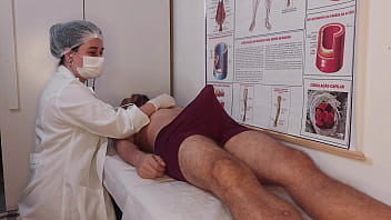 Paciente tem ereção ao sentir o toque da enfermeira