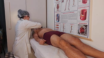 Paciente tem ereção ao sentir o toque da enfermeira