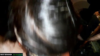 Geraldine sucks my cock cum in her mouth in d j booth