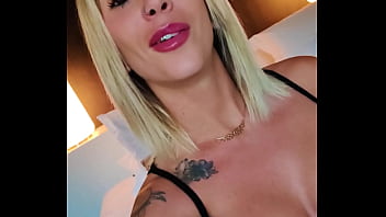 Nonton Hello La Team! Lundi Je Me Lance Un Nouveau D&eacute;fi. Mais &agrave; Chaque Fois, Quand... thumbnail