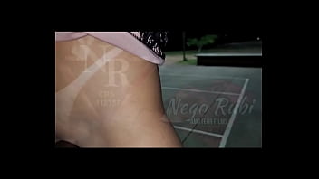 Marido liberou a esposa para dar para o esse pau preto grande e grosso