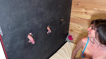 Mon premier gloryhole interracial avec mes copines marie lumacarie et noochka