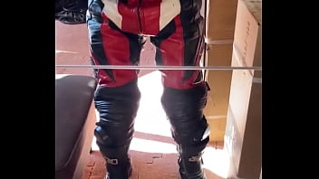 #kinkysirius #motogear #motogearfetish #leather #gaymoto