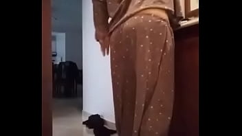 Mi vecina universitaria me manda video desnudandose Mi vecina universitaria me manda video desnudandose