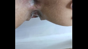 Duas gozada oral e anal