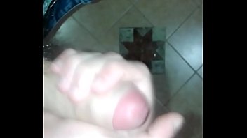 Guy masturbate in bathroom