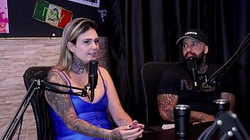 Fez um vídeo mijando de mãos dadas não solta squirting entraram no pornô por gostar de sexo e o ciúmes e receio de gravar casal dna watch sheer red