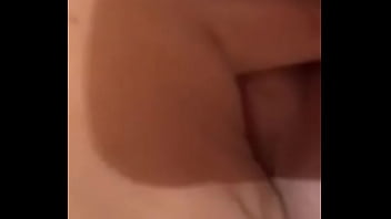 Me manda su video dedeandose