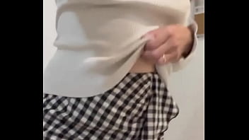 J‘attends mon tour chez le gynéco j‘ai pas mis de soutif ni de culotte c’est grave docteur