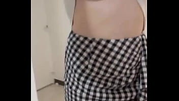 J‘attends mon tour chez le gynéco j‘ai pas mis de soutif ni de culotte c’est grave docteur