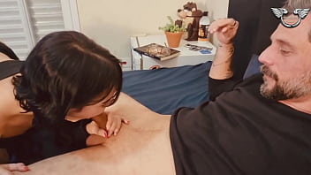 Amiga da minha prima me pediu diversao e eu dei pau na buceta dela