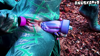 I masturbate outside my anal hole with dildo until i need to pee