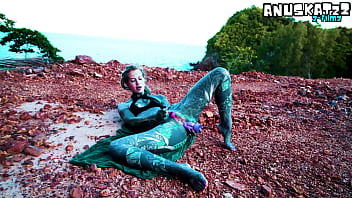 I masturbate outside my anal hole with dildo until i need to pee