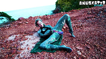 I masturbate outside my anal hole with dildo until i need to pee