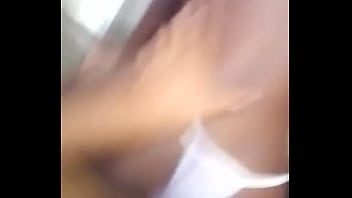 Fudendo a novinha morena rabuda