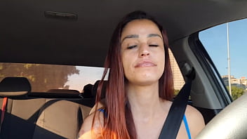 Motorista de app safada pegou passageiro se masturbando por trás e fudeu com ele sem camisinha