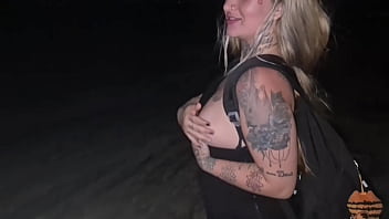 Na pedra do arpoador rj encontrei uma loirinha louca pra dar pro 1o que aparecesse não deixou por camisinha