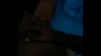 Cogiéndola por atras