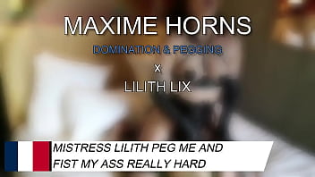 Elle a tout pris en main mon cul ma gorge mon plaisir sa main son poing son énorme gode tout s’enfonce en