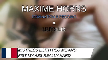 Elle a tout pris en main mon cul ma gorge mon plaisir sa main son poing son énorme gode tout s’enfonce en