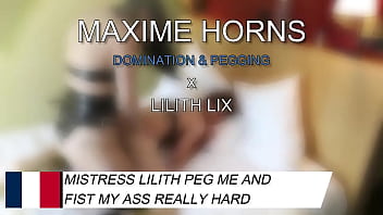 Elle a tout pris en main mon cul ma gorge mon plaisir sa main son poing son énorme gode tout s’enfonce en