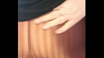 Madrasta nota que calça rasgou em academia mas estava sem calcinha vídeos deixe nos comentários