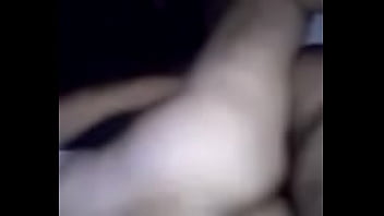 Moviendo ese culito rico