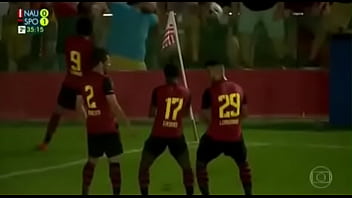 Botando na galeguinha