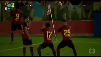 Botando na galeguinha