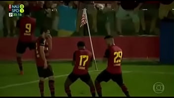 Botando na galeguinha