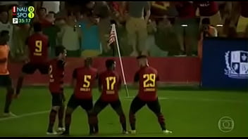 Botando na galeguinha