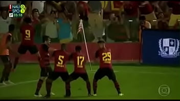 Botando na galeguinha