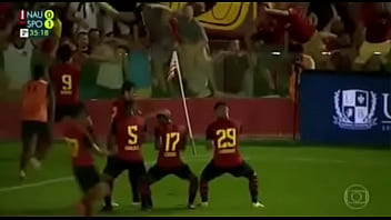 Botando na galeguinha