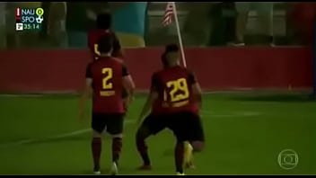 Botando na galeguinha