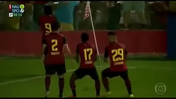 Botando na galeguinha